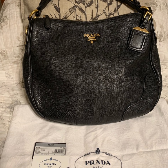 prada daino shoulder bag